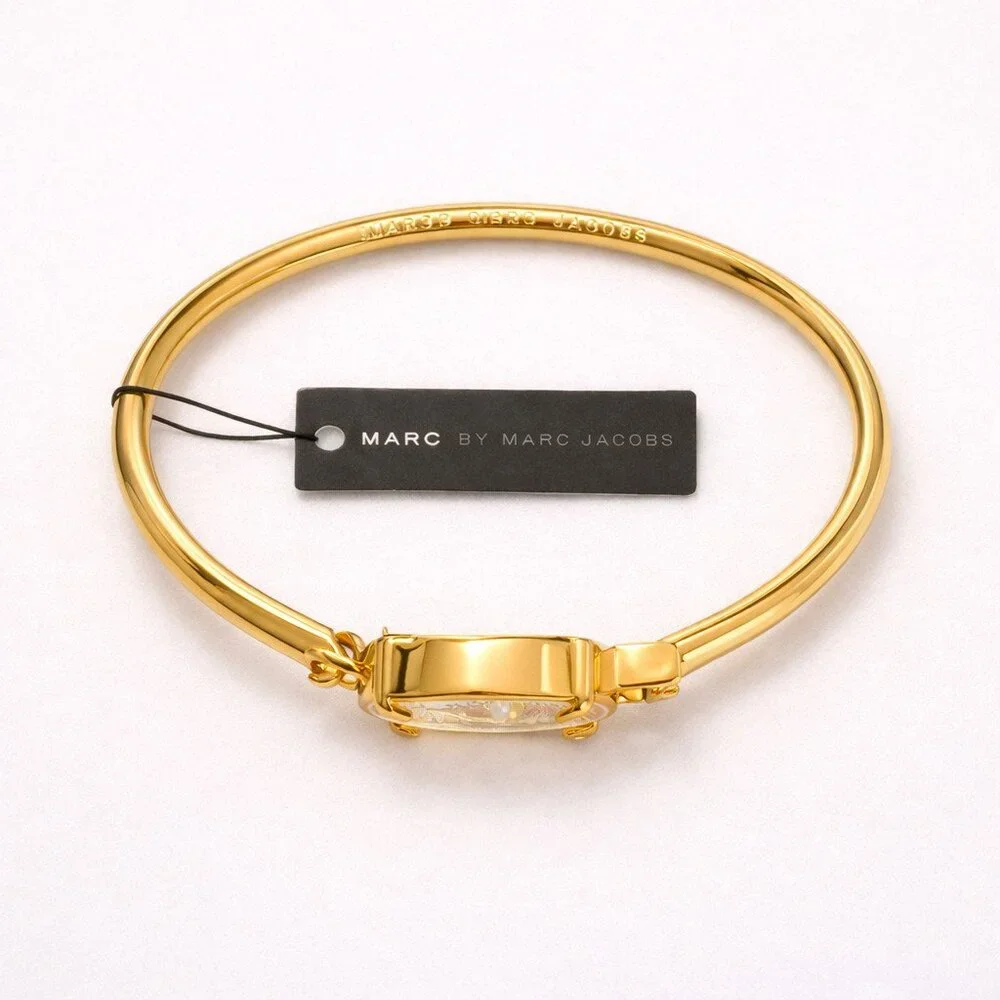 Marc by Marc Jacobs Floating Charms Hinged Cuff Bangle Bracelet Gold NWT - Picture 5 of 6